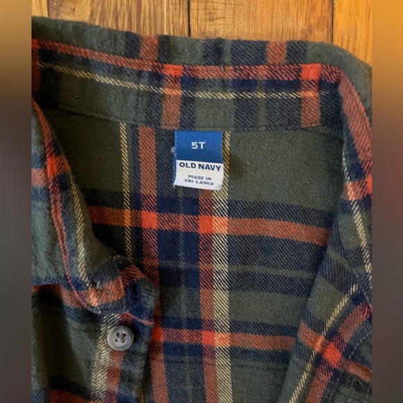 1 OldNavy Toddler Boy,Size-5T flannel & 1 Cat&Jack Toddler Boy,Size-4T flannel - Picture 4 of 5